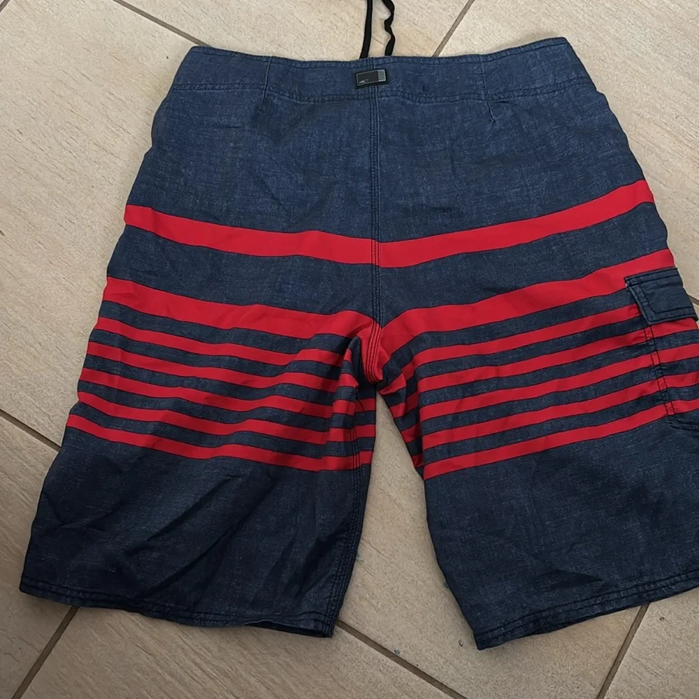 O’Neill Swim Trunks, size small (32) - Picture 2 of 4